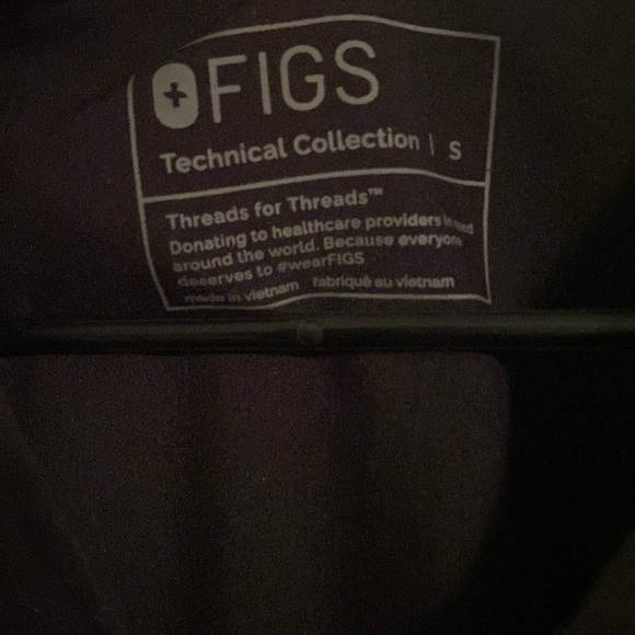 Figs scrub top - Picture 2 of 3
